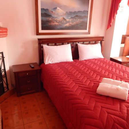 Hostal Imperial Quito Exterior photo