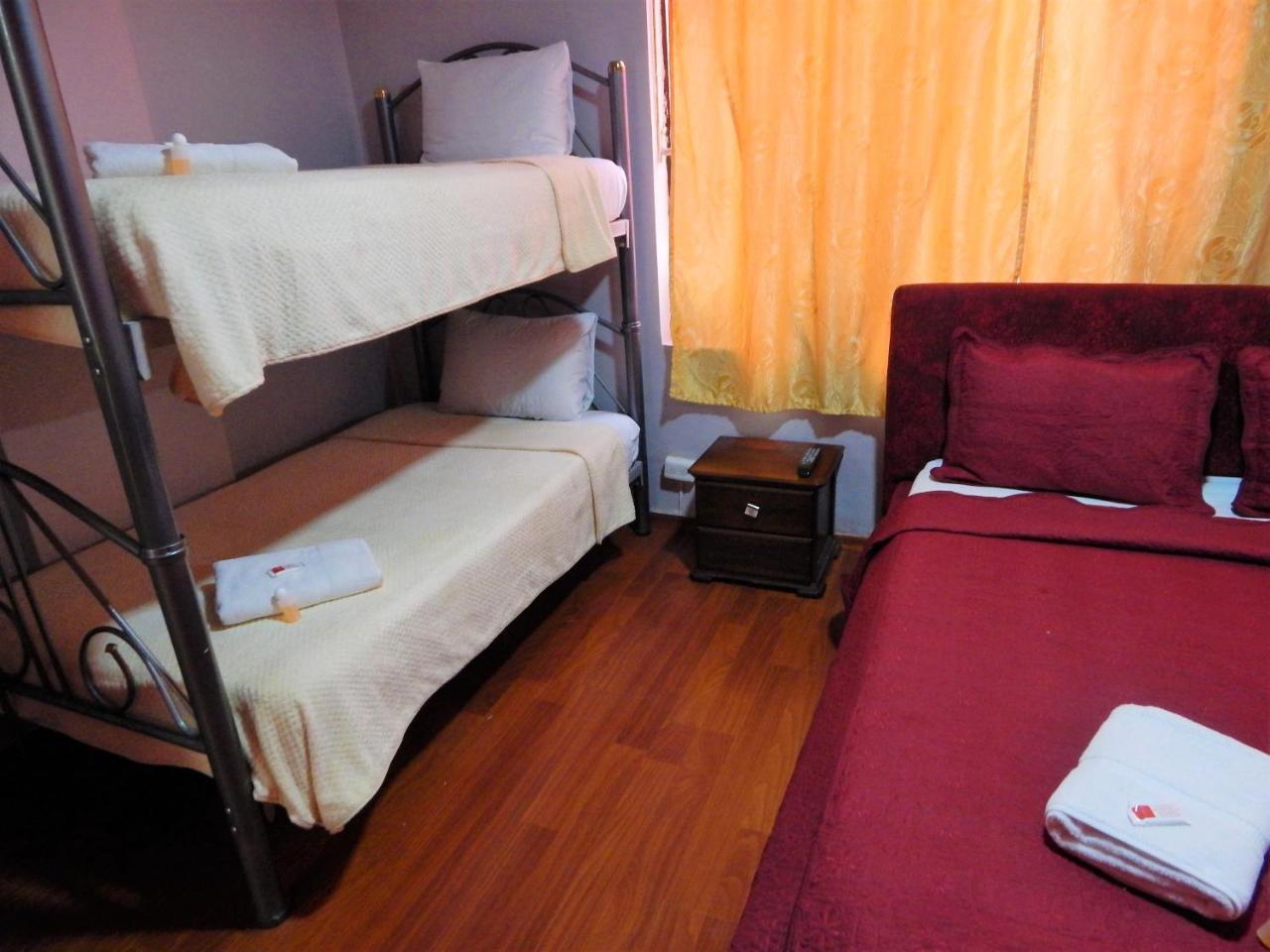 Hostal Imperial Quito Exterior photo