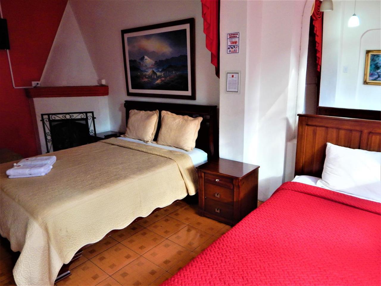 Hostal Imperial Quito Exterior photo