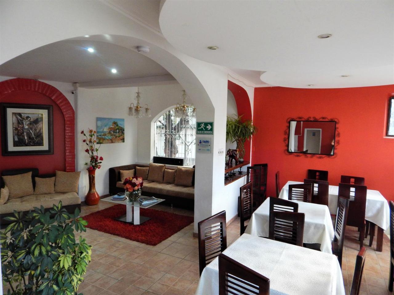 Hostal Imperial Quito Exterior photo