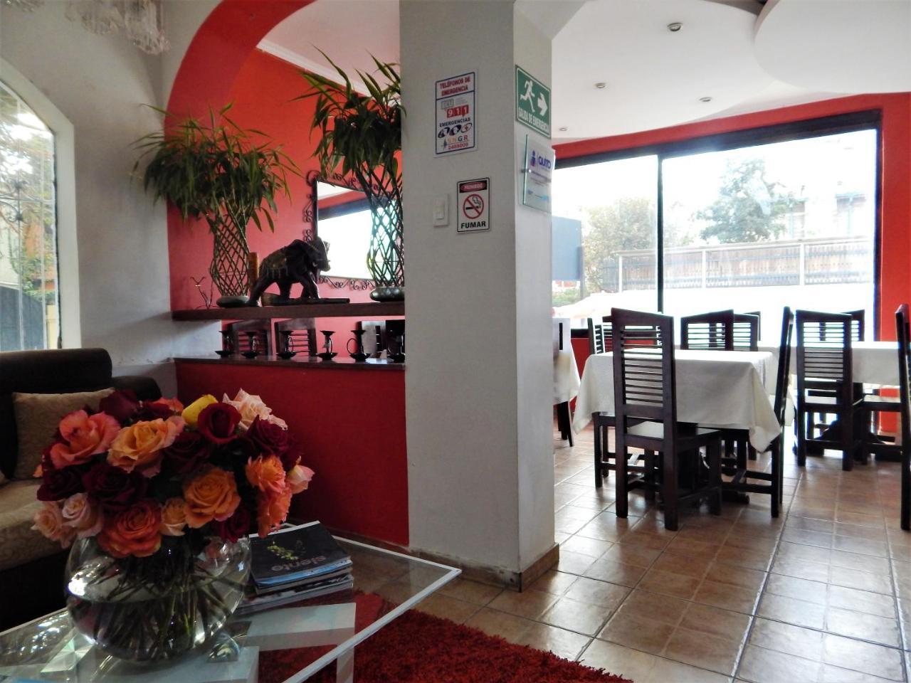 Hostal Imperial Quito Exterior photo