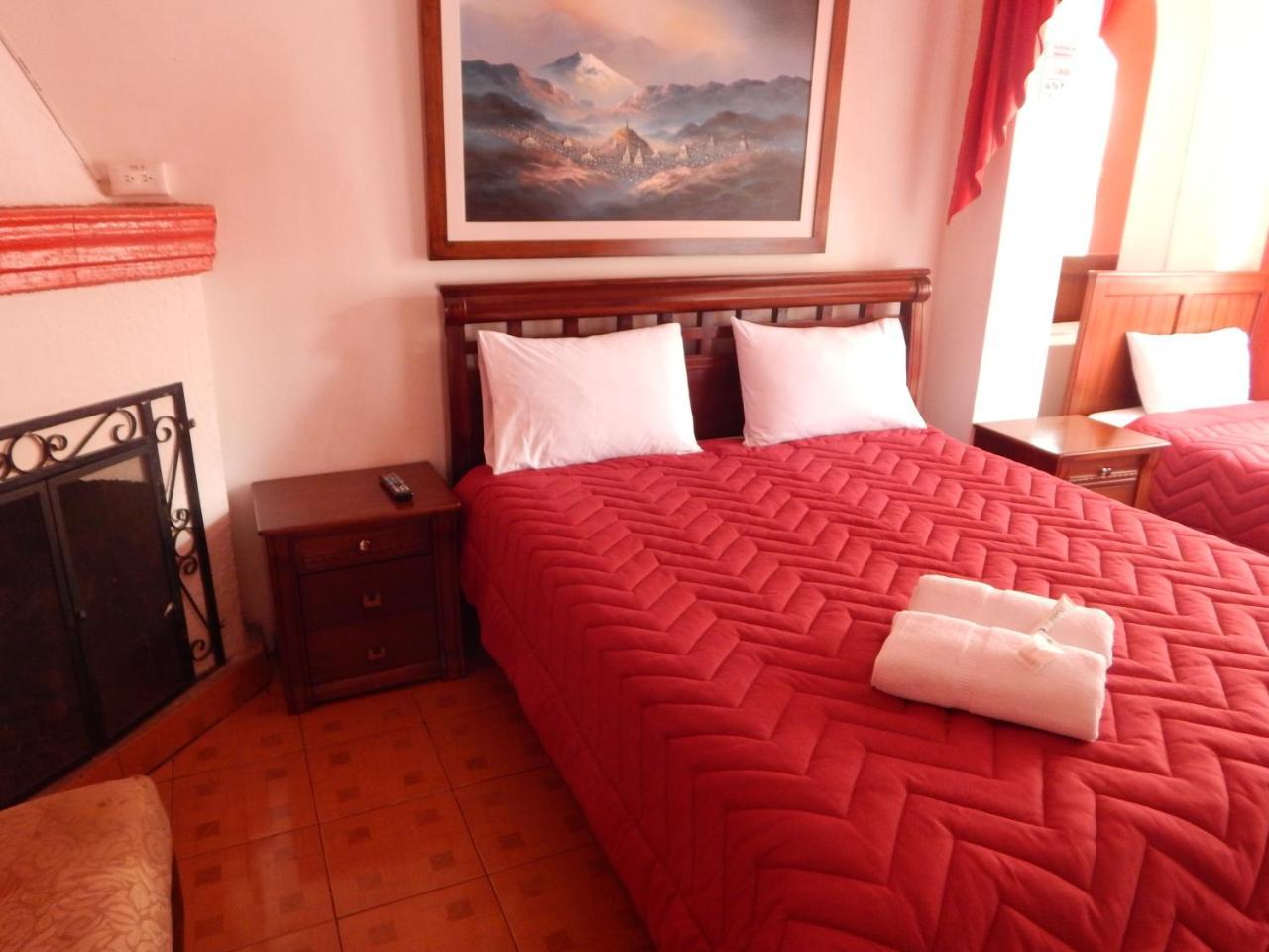 Hostal Imperial Quito Exterior photo